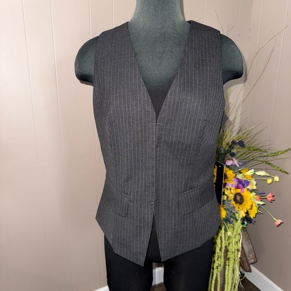 Emerson Lang • Pinstriped Tuxedo Style Vest - Picture 7 of 9